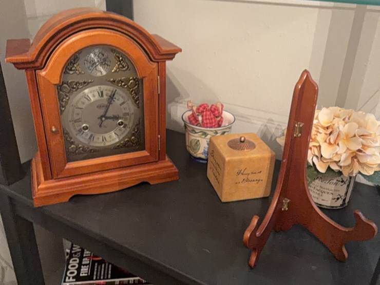 31-day-wind,-chiming-mantle-clock.-has-pendleton,-less-key.-includes-miscellaneous-items-pictured-image-9