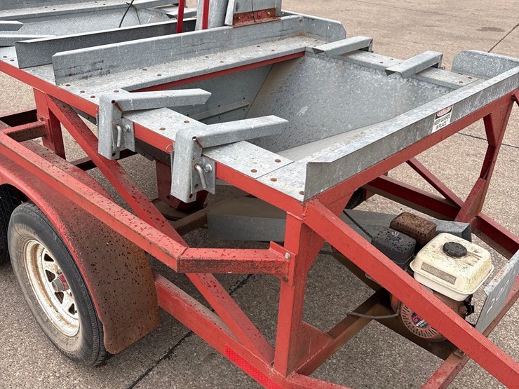 red-express-2-tote-seed-tender-trailer-image-16