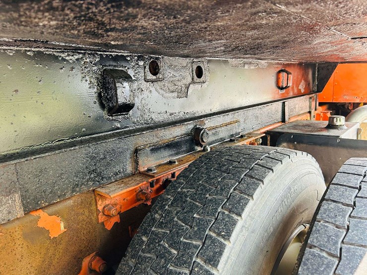 2005-kenworth-t300-image-49