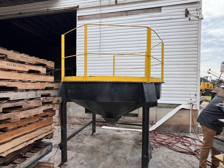 usc-800-seed-treater-with-guardrails-and-screen-image-50