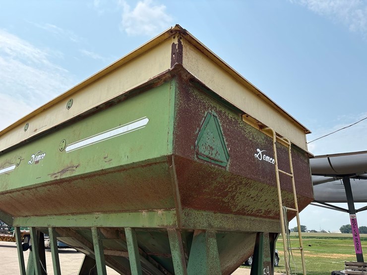demco-325-image-14