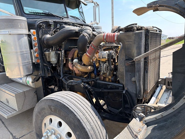 2007-peterbilt-379-image-39