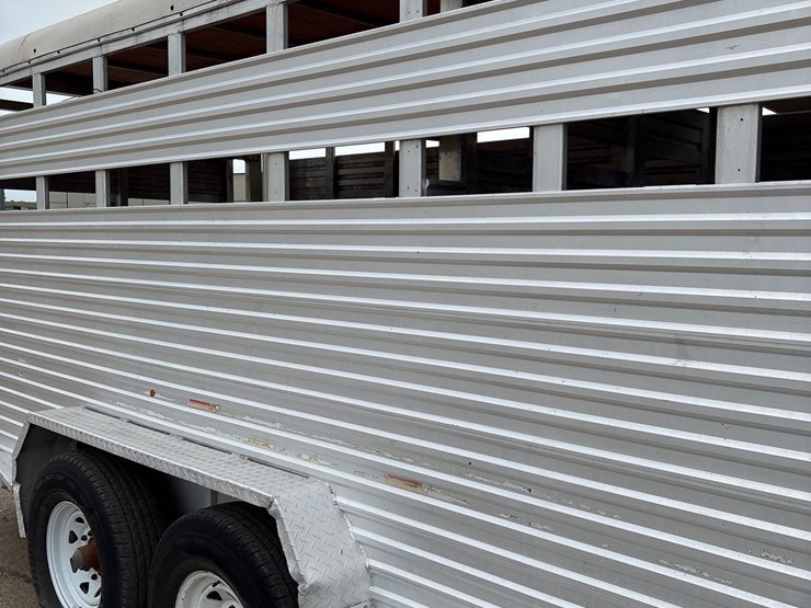 1989-kiefer-built-7ft-x-22ft-aluminum-gooseneck-livestock-trailer-image-26