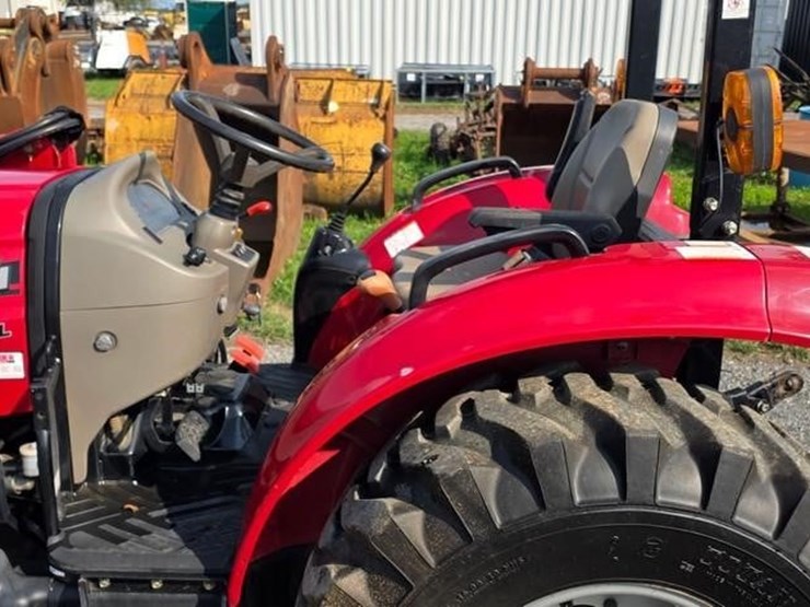case-ih-farmall-35c-image-13