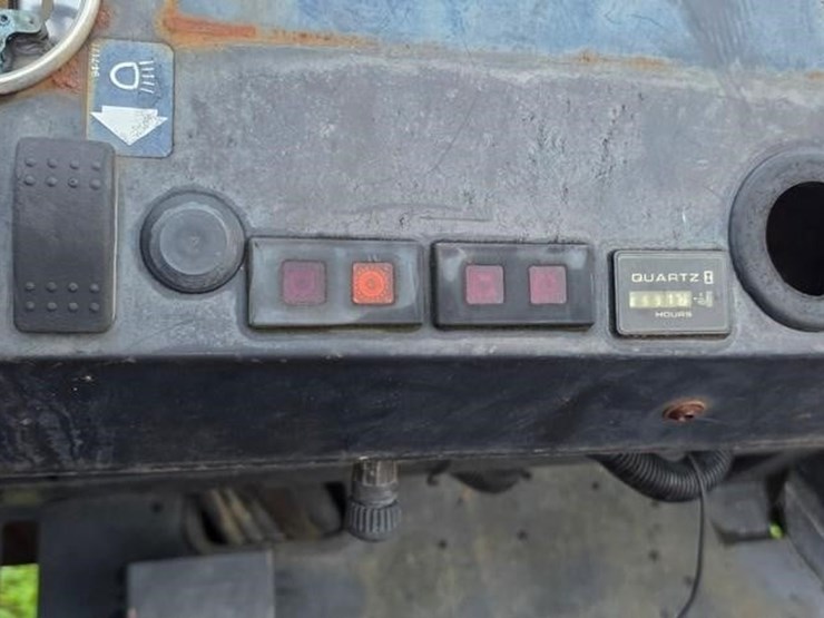2004-toro-multi-pro-5700d-image-36