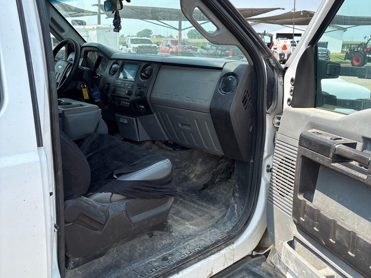 2015-ford-f350-image-43