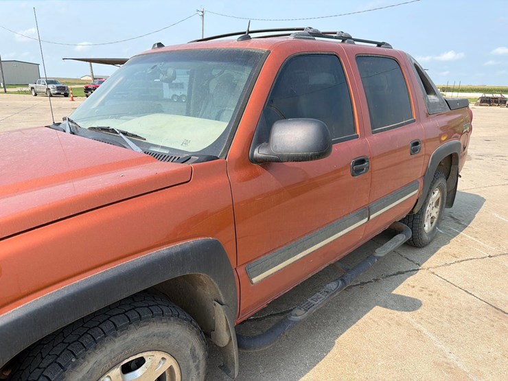 2005-chevy-avalache-1500-pickup-image-8