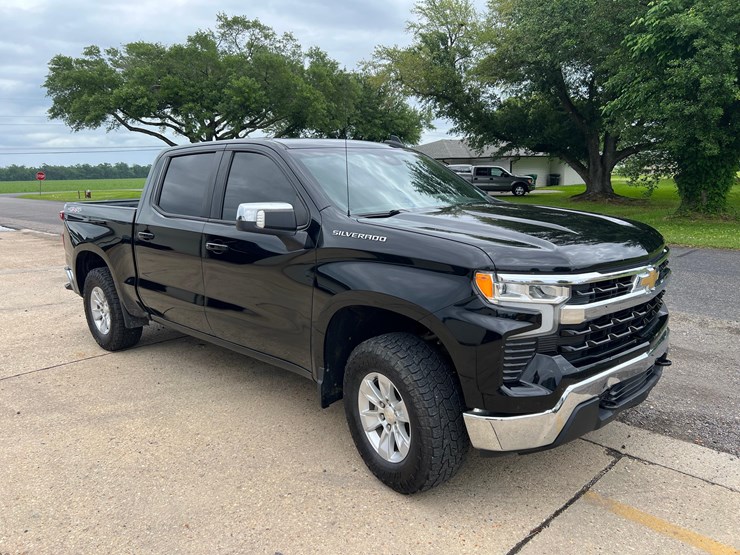 2022-chevrolet-silverado-1500-image-3