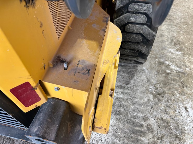 deere-324g-image-23