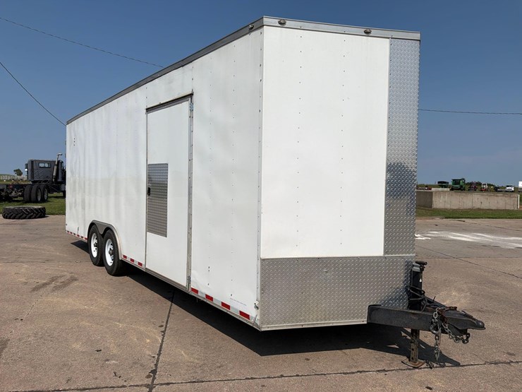 2018-diamond-100”-x-24ft-bumper-hitch-enclosed-trailer-image-1