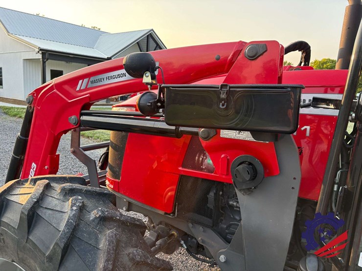2023-massey-ferguson-5711-image-57