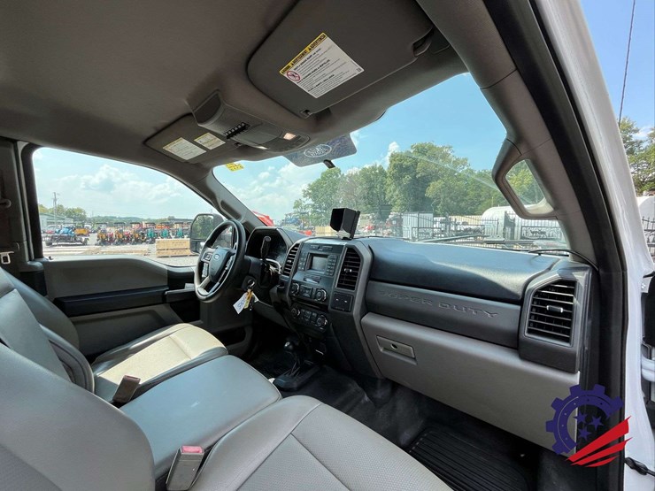 2017-ford-f550-xl-image-48