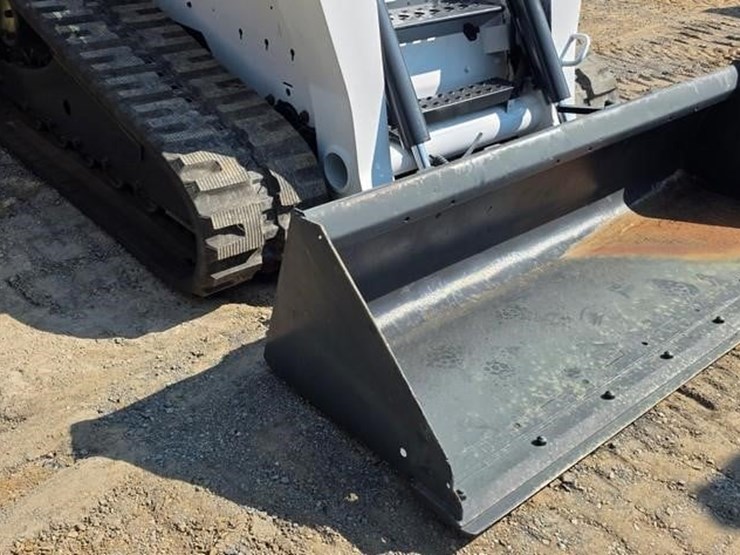 2010-bobcat-t300-image-6