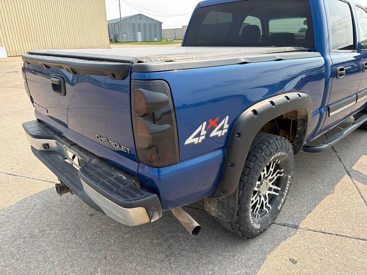 2004-chevrolet-silverado-1500-image-23