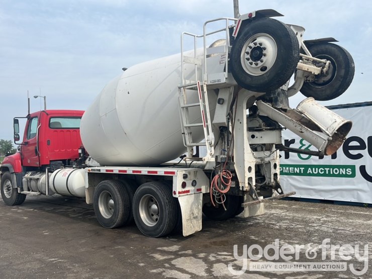 2018-freightliner-114sd-image-4