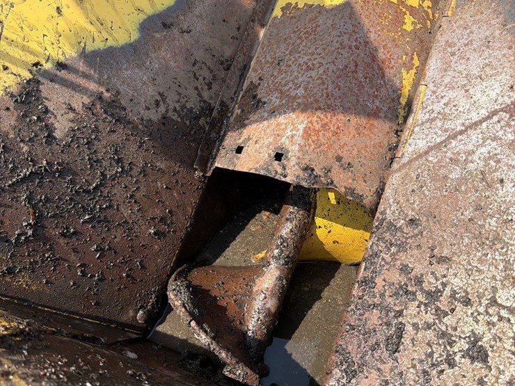 new-holland-358-image-21