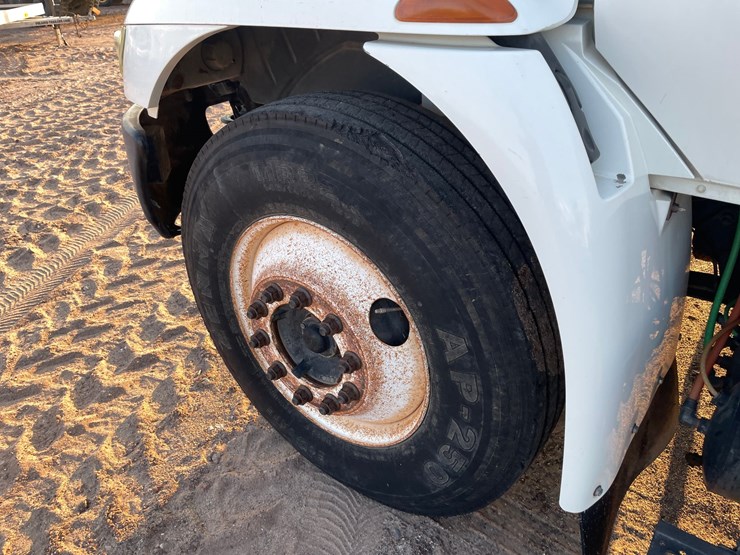 2003-international-durastar-4200-image-11