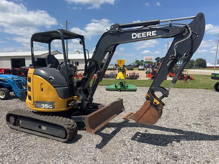 2020-deere-35g-image-1