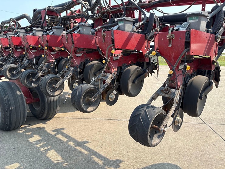 2011-case-ih-1240-image-6