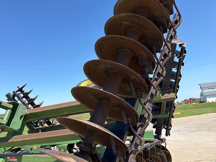 john-deere-630-image-16