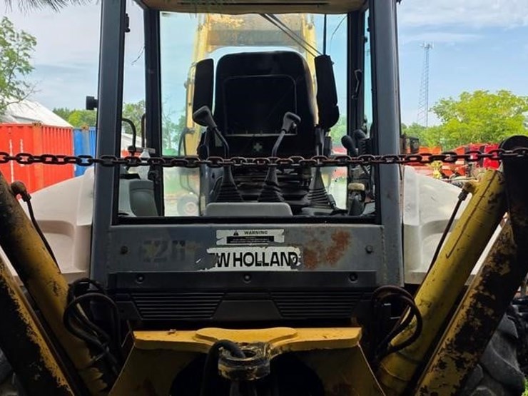 new-holland-555e-image-17