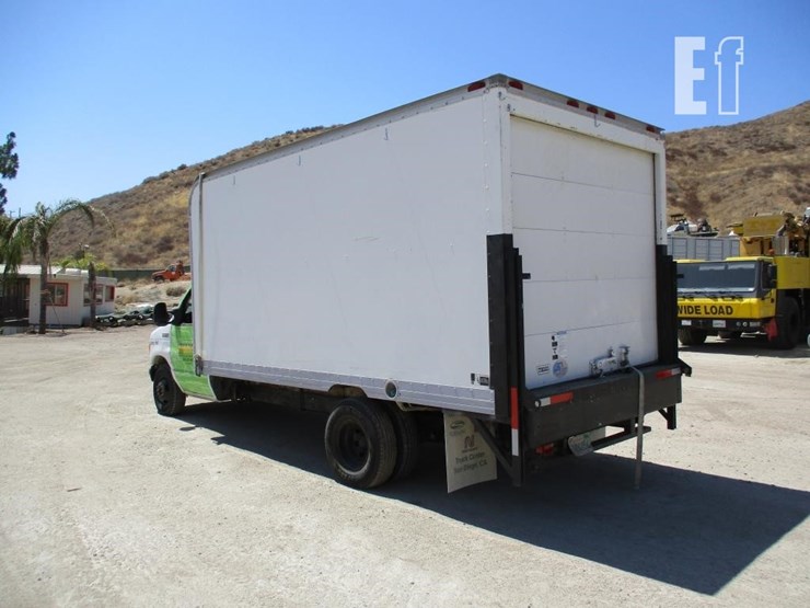 2006-ford-e450-image-3