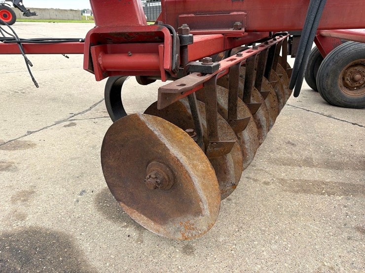 case-ih-3900-image-11