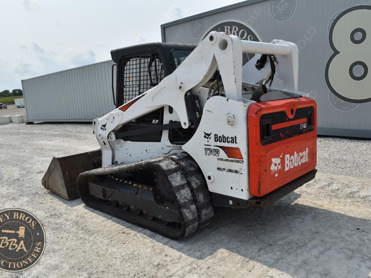 2019-bobcat-t740-image-13