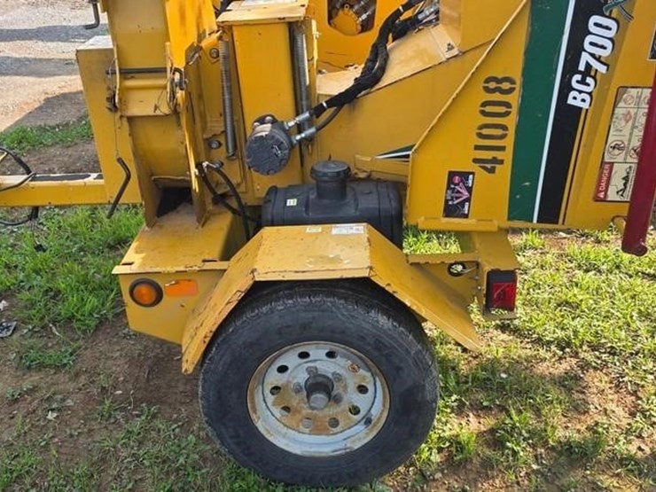 2016-vermeer-bc700xl-image-10