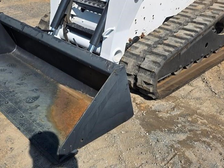 2010-bobcat-t300-image-33
