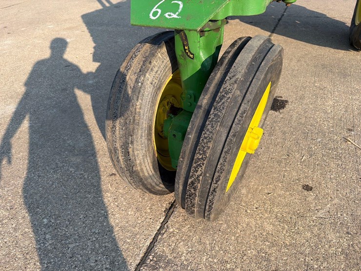 john-deere-b-image-13