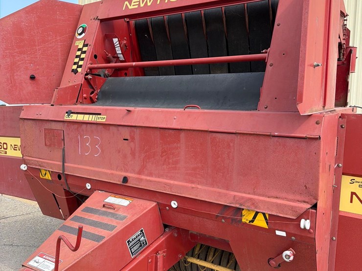new-holland-660-image-44