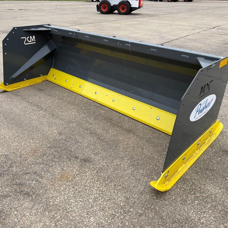 MDS 8ft Skidloader Push Blade-VERY LOW USE