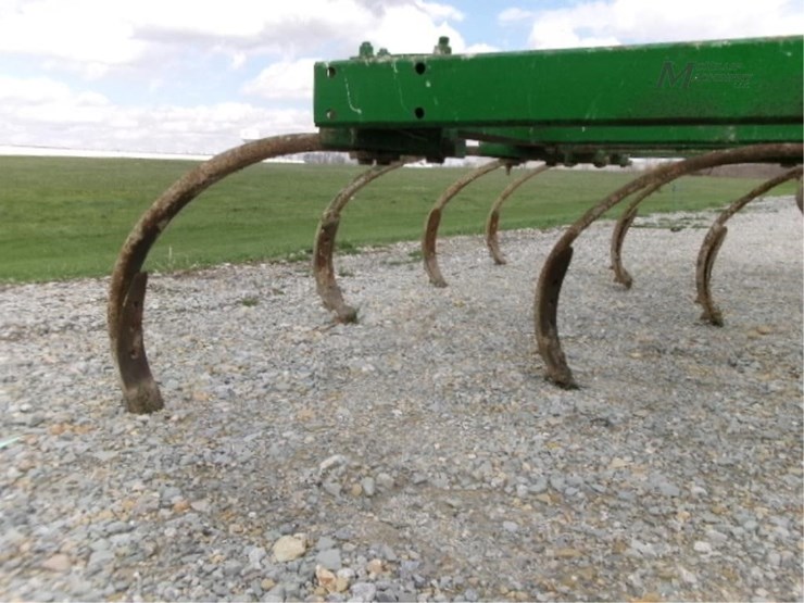 john-deere-100-image-5