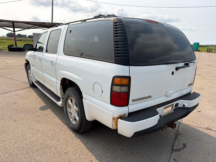 2005-gmc-yukon-denali-image-6