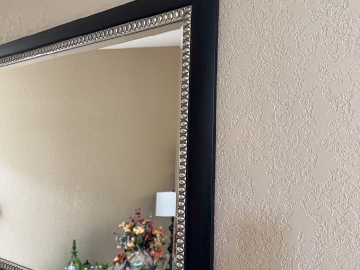 mirror-and-mantel-decorations-image-8
