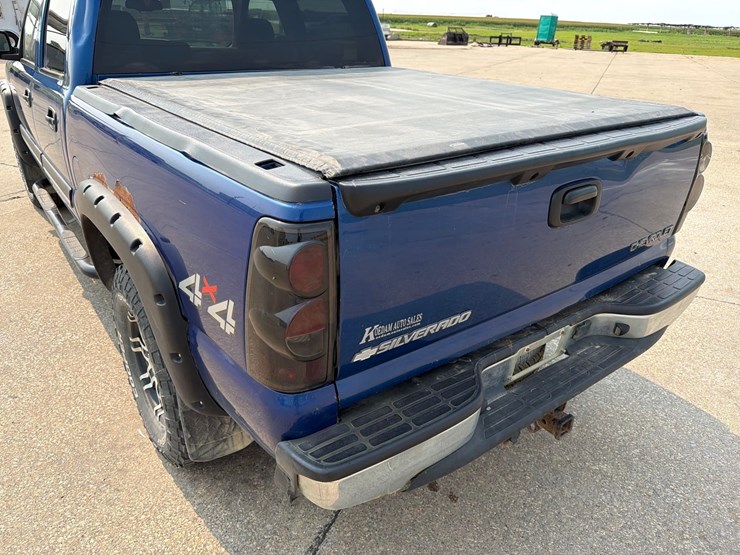 2004-chevrolet-silverado-1500-image-27