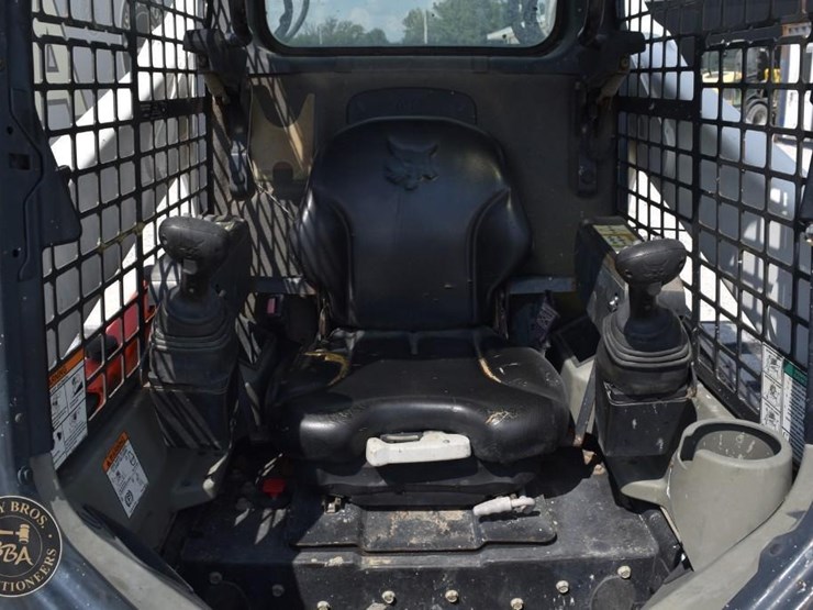 2016-bobcat-t740-image-33