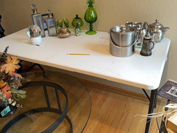 white-folding-table-(table-only,-items-are-listed-separately)-image-3