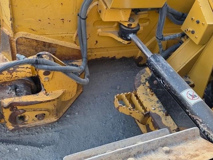 2017-caterpillar-d5k2-xl-image-12