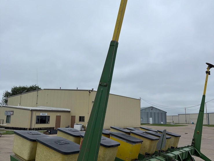 john-deere-7000-image-19