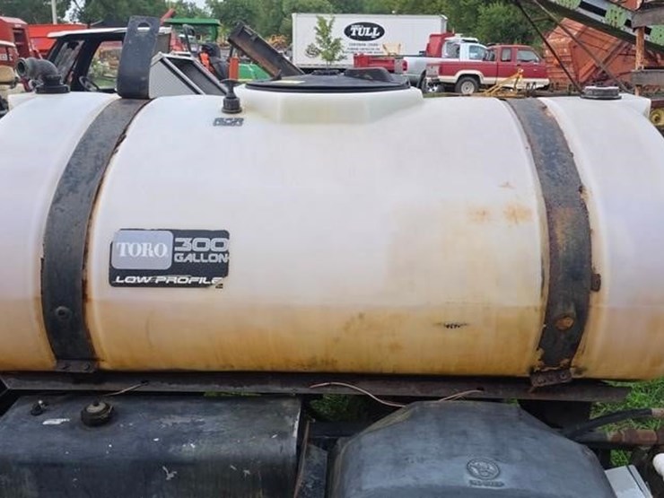 2004-toro-multi-pro-5700d-image-11