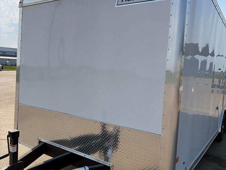 2020--haulmark-grizzly-hd-8-1/2ft-x-24ft-enclosed-trailer----like-new-image-15