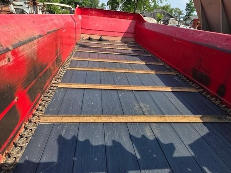 2019-new-holland-165-image-17