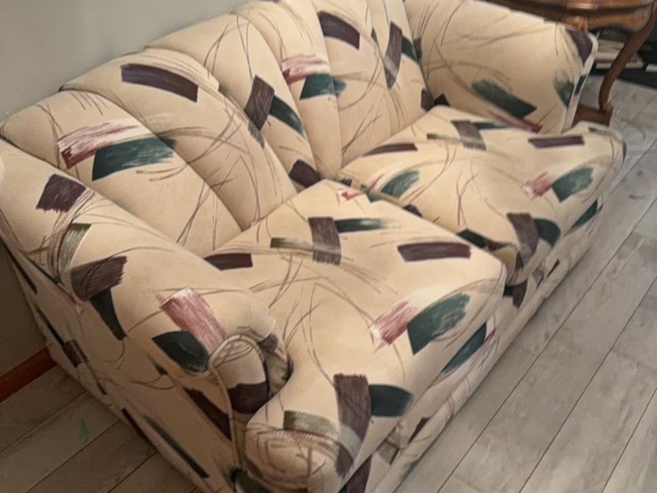loveseat-image-12