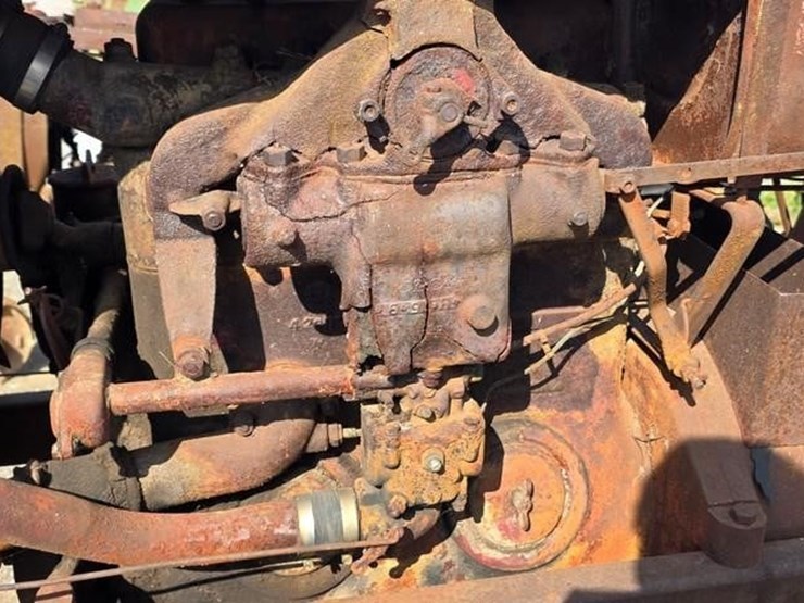 farmall-f20-tractor-(not-running)-image-18