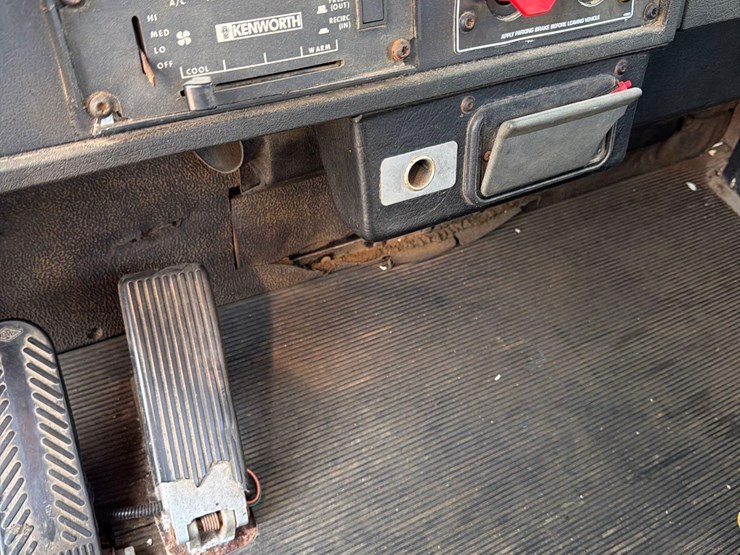 1993-kenworth-t600-image-42