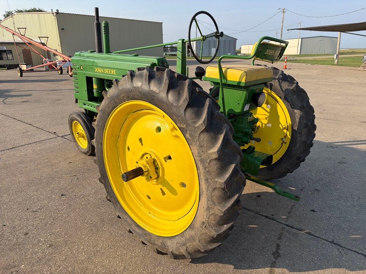 john-deere-b-image-5