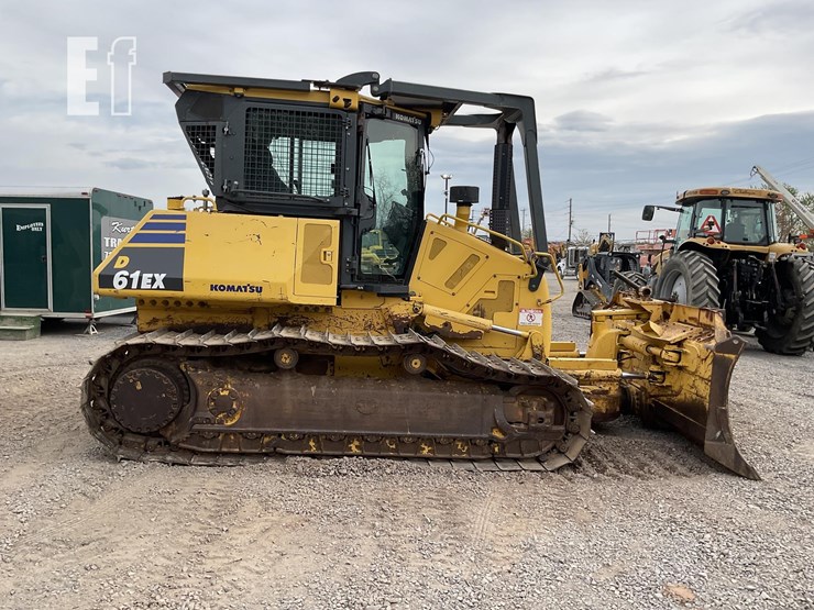 2015-komatsu-d61ex-23-image-5