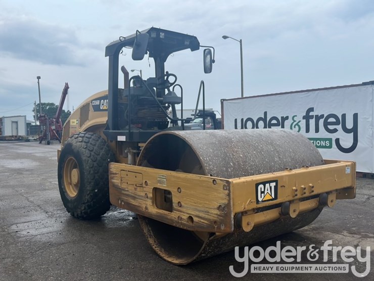 2016-caterpillar-cs56b-image-5